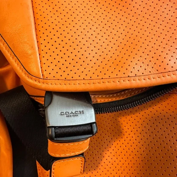 Orange coach backpack - Picture 3 of 7